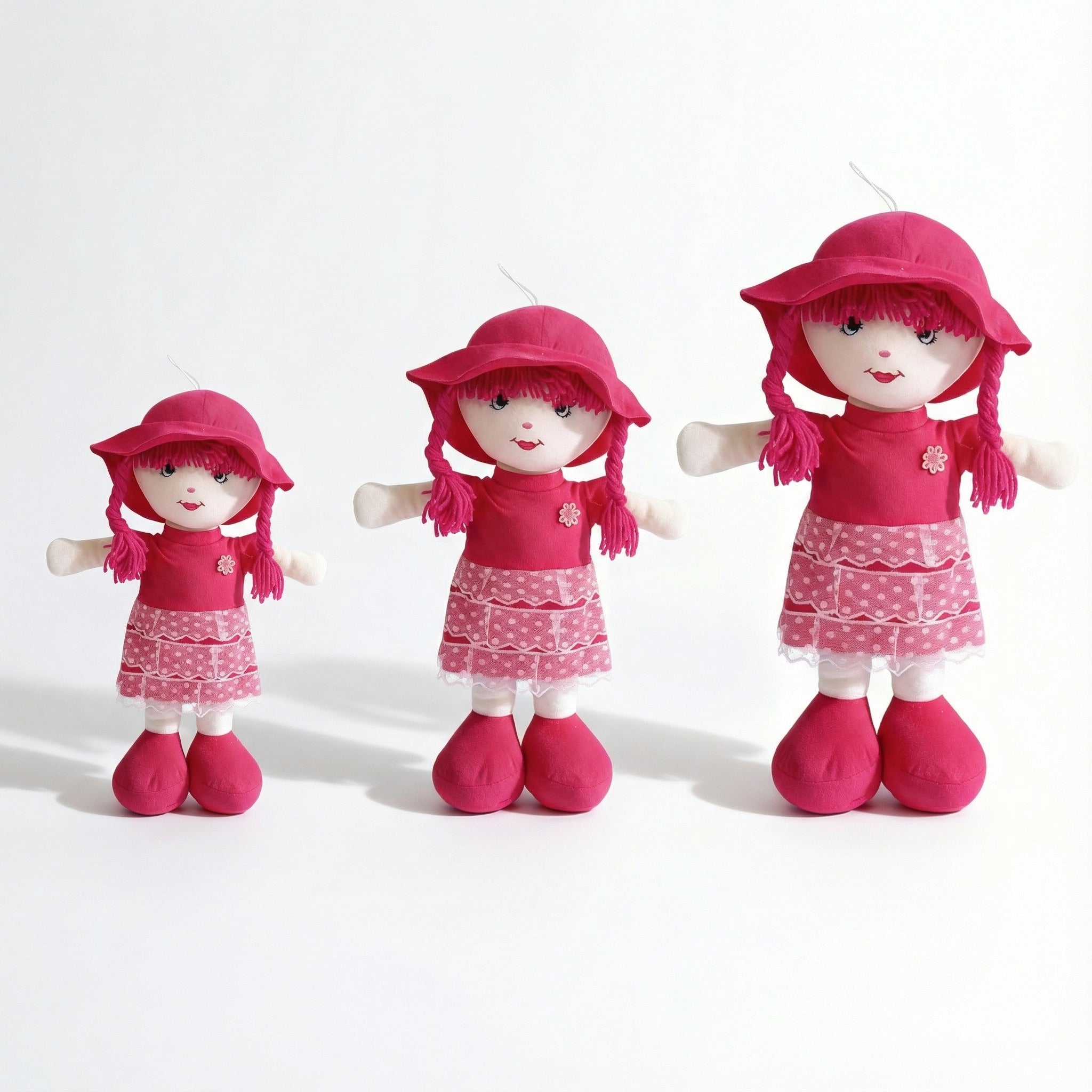 Poupée douce “Camélia” en tissu rouge