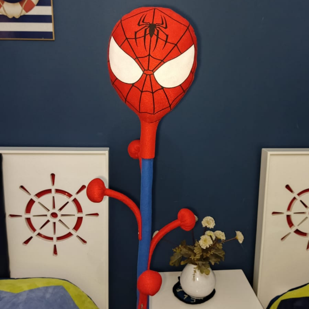 Porte-manteau enfant “Spidey” – Design ludique et sécurisé